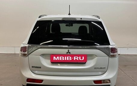 Mitsubishi Outlander III рестайлинг 3, 2013 год, 1 099 000 рублей, 3 фотография