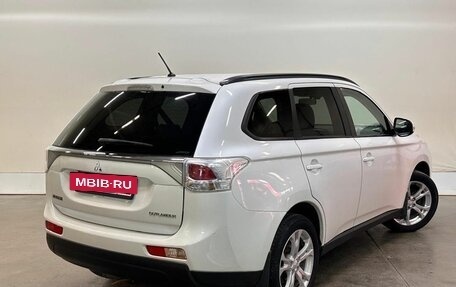 Mitsubishi Outlander III рестайлинг 3, 2013 год, 1 099 000 рублей, 2 фотография