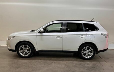 Mitsubishi Outlander III рестайлинг 3, 2013 год, 1 099 000 рублей, 6 фотография