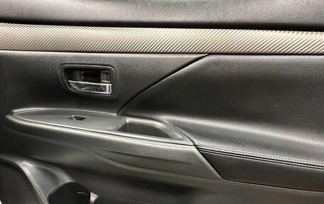 Mitsubishi Outlander III рестайлинг 3, 2013 год, 1 099 000 рублей, 13 фотография