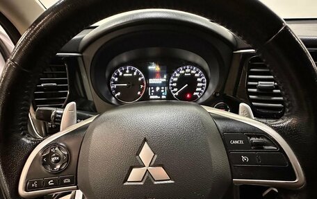 Mitsubishi Outlander III рестайлинг 3, 2013 год, 1 099 000 рублей, 9 фотография