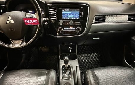 Mitsubishi Outlander III рестайлинг 3, 2013 год, 1 099 000 рублей, 7 фотография