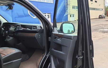 Volkswagen Multivan T6 рестайлинг, 2021 год, 9 600 000 рублей, 6 фотография