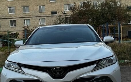 Toyota Camry, 2019 год, 2 850 000 рублей, 2 фотография