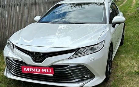 Toyota Camry, 2019 год, 2 850 000 рублей, 8 фотография