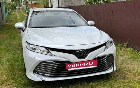 Toyota Camry, 2019 год, 2 850 000 рублей, 10 фотография