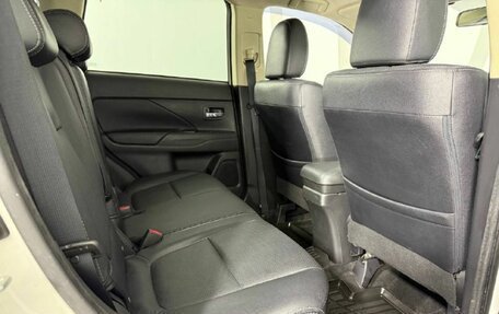 Mitsubishi Outlander III рестайлинг 3, 2018 год, 1 729 000 рублей, 16 фотография