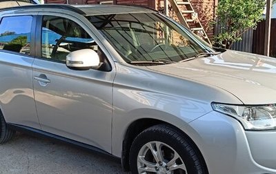 Mitsubishi Outlander III рестайлинг 3, 2013 год, 1 300 000 рублей, 1 фотография