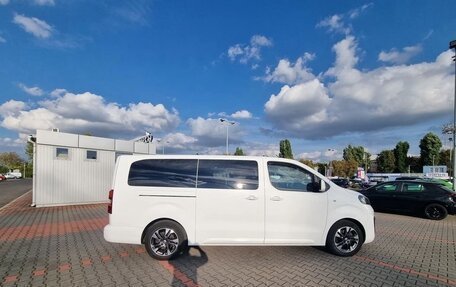 Opel Zafira Life I, 2021 год, 2 800 000 рублей, 9 фотография