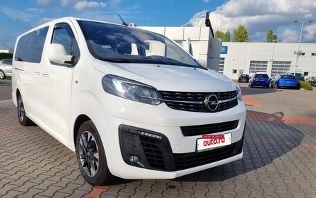 Opel Zafira Life I, 2021 год, 2 800 000 рублей, 5 фотография