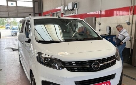 Opel Zafira Life I, 2021 год, 2 800 000 рублей, 3 фотография