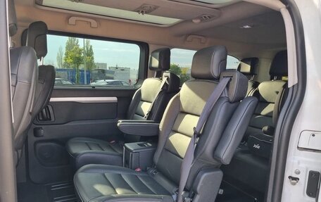 Opel Zafira Life I, 2021 год, 2 800 000 рублей, 33 фотография