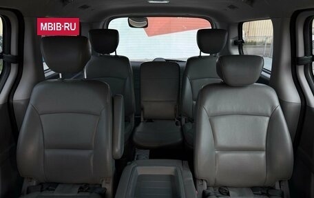 Hyundai Grand Starex Grand Starex I рестайлинг 2, 2016 год, 1 850 000 рублей, 11 фотография
