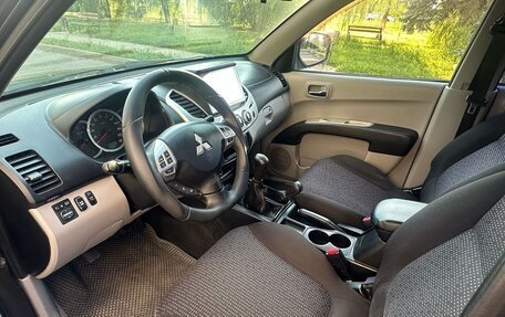 Mitsubishi L200 IV рестайлинг, 2011 год, 1 050 000 рублей, 10 фотография