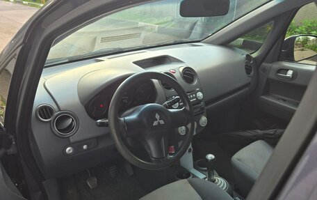 Mitsubishi Colt VI рестайлинг, 2004 год, 310 000 рублей, 5 фотография