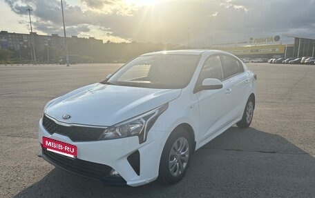 KIA Rio IV, 2020 год, 1 750 000 рублей, 2 фотография
