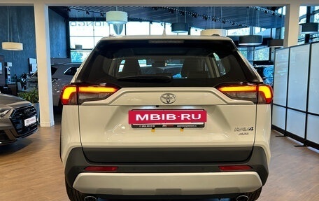 Toyota RAV4, 2025 год, 4 175 000 рублей, 3 фотография