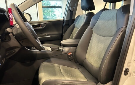 Toyota RAV4, 2025 год, 4 175 000 рублей, 15 фотография