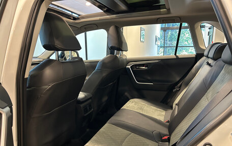 Toyota RAV4, 2025 год, 4 175 000 рублей, 24 фотография