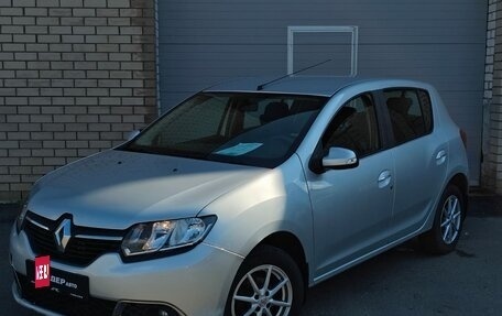 Renault Sandero II рестайлинг, 2015 год, 739 000 рублей, 3 фотография