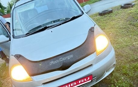 Toyota FunCargo, 2000 год, 450 000 рублей, 10 фотография