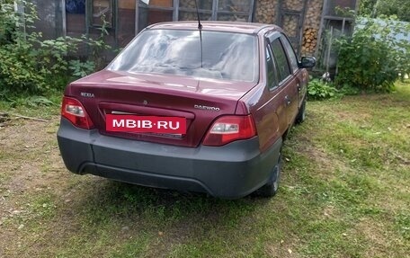 Daewoo Nexia I рестайлинг, 2011 год, 100 000 рублей, 3 фотография