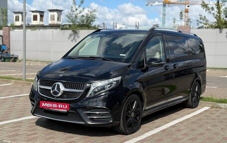 Mercedes-Benz V-Класс, 2019 год, 5 600 000 рублей, 3 фотография