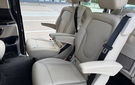 Mercedes-Benz V-Класс, 2019 год, 5 600 000 рублей, 18 фотография