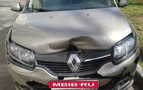 Renault Logan II, 2015 год, 450 000 рублей, 2 фотография