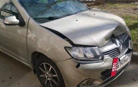 Renault Logan II, 2015 год, 450 000 рублей, 3 фотография