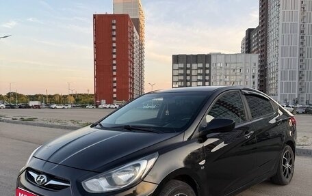 Hyundai Solaris II рестайлинг, 2012 год, 545 000 рублей, 1 фотография