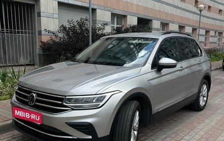 Volkswagen Tiguan II, 2021 год, 2 700 000 рублей, 3 фотография