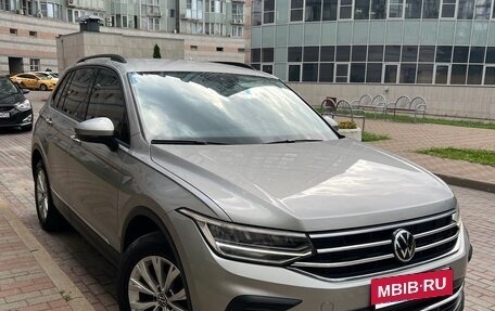 Volkswagen Tiguan II, 2021 год, 2 700 000 рублей, 2 фотография
