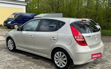 Hyundai i30 I, 2011 год, 800 000 рублей, 6 фотография