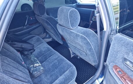 Toyota Crown, 1988 год, 800 000 рублей, 18 фотография