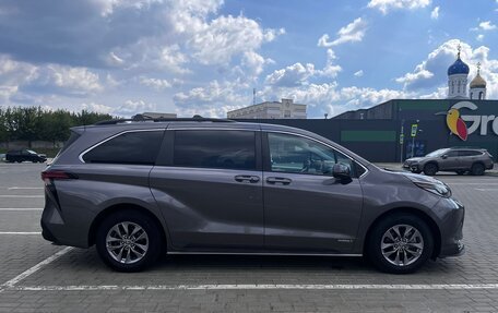 Toyota Sienna, 2021 год, 3 999 999 рублей, 5 фотография