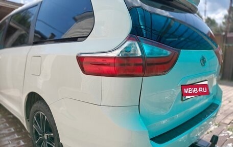 Toyota Sienna III, 2016 год, 3 199 000 рублей, 3 фотография