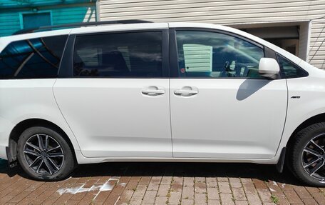 Toyota Sienna III, 2016 год, 3 199 000 рублей, 12 фотография