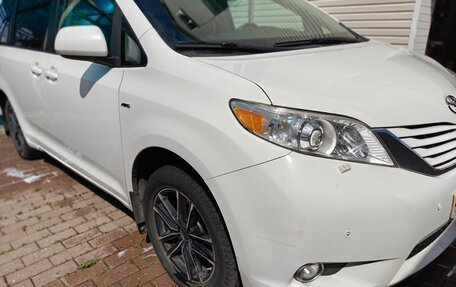 Toyota Sienna III, 2016 год, 3 199 000 рублей, 10 фотография