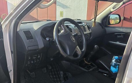 Toyota Hilux VII, 2014 год, 2 850 000 рублей, 10 фотография