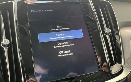 Volvo V60 Cross Country II, 2019 год, 3 470 000 рублей, 19 фотография