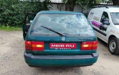 Volkswagen Passat B4, 1994 год, 180 000 рублей, 2 фотография