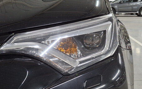 Toyota RAV4, 2019 год, 2 418 000 рублей, 21 фотография
