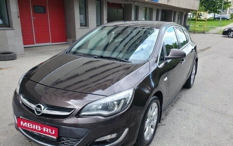 Opel Astra J, 2013 год, 900 000 рублей, 2 фотография