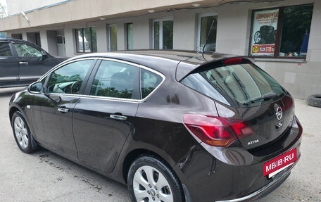 Opel Astra J, 2013 год, 900 000 рублей, 4 фотография
