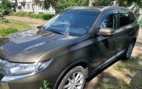 Mitsubishi Outlander III рестайлинг 3, 2016 год, 2 150 000 рублей, 2 фотография