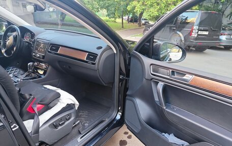 Volkswagen Touareg III, 2017 год, 2 950 000 рублей, 21 фотография