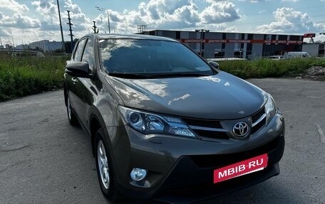 Toyota RAV4, 2014 год, 2 230 000 рублей, 2 фотография