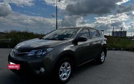 Toyota RAV4, 2014 год, 2 230 000 рублей, 4 фотография