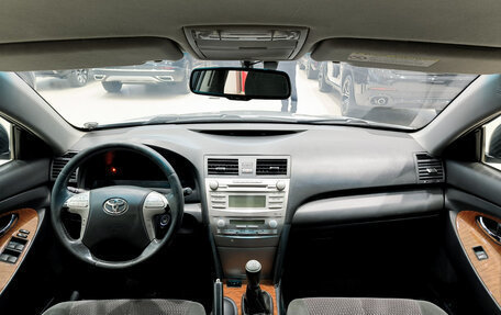 Toyota Camry, 2010 год, 1 100 000 рублей, 17 фотография